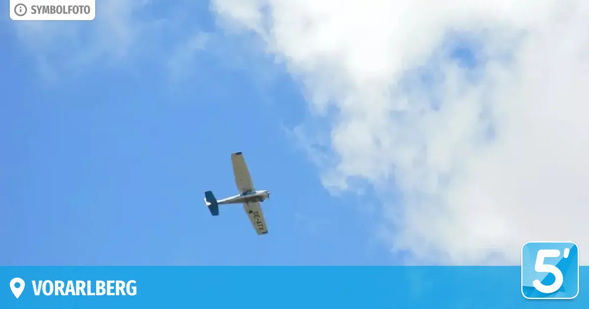 flugzeug ber urlaubsinsel abgest rzt 5