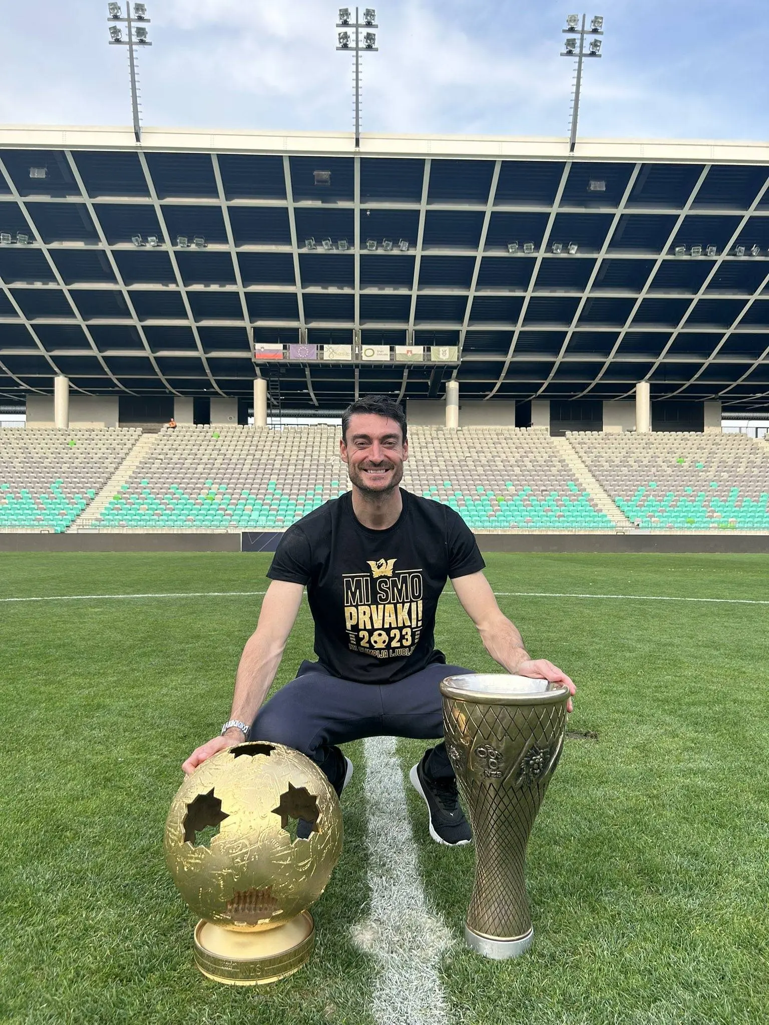 albert riera eintracht frankfurt