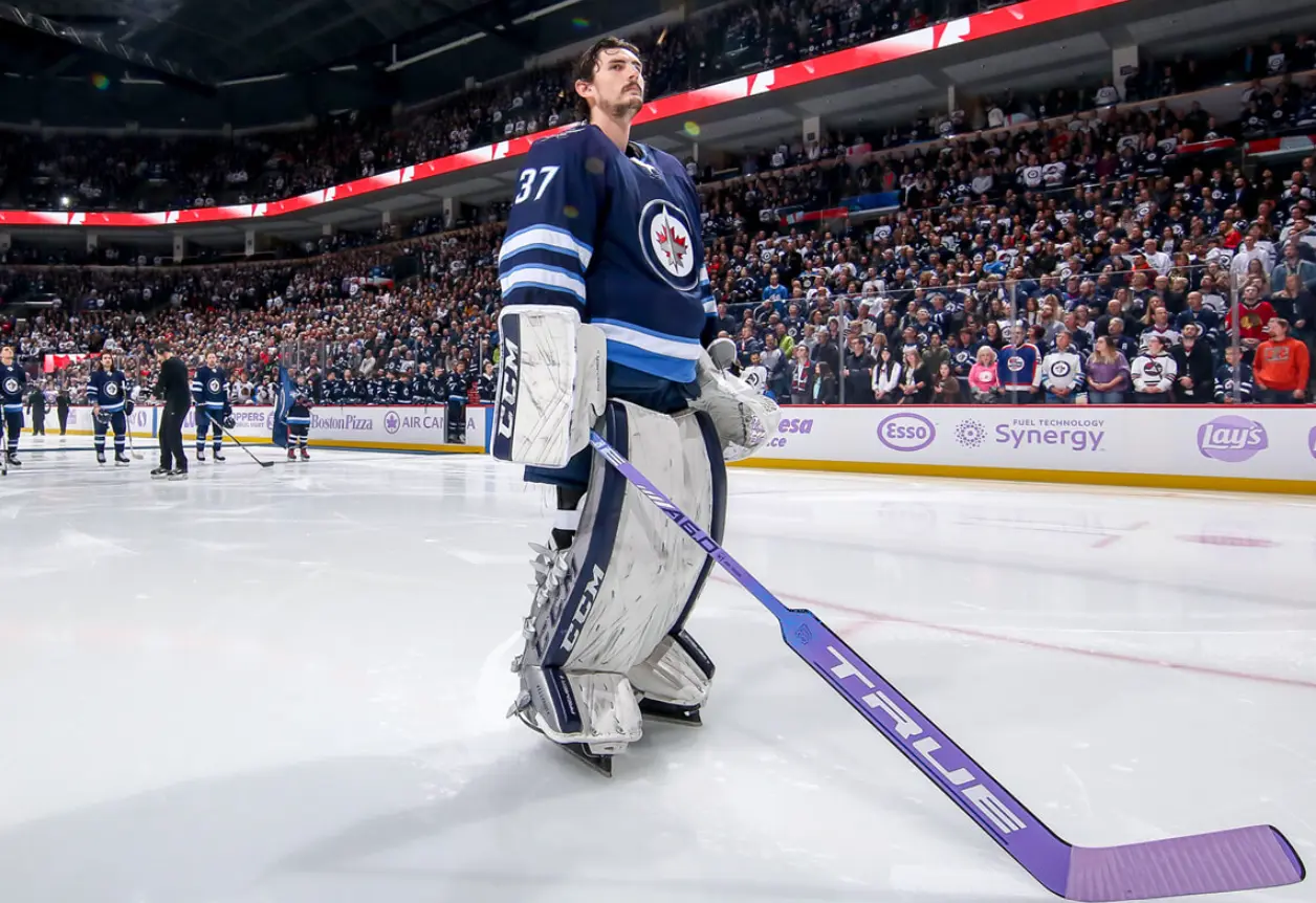 connor hellebuyck