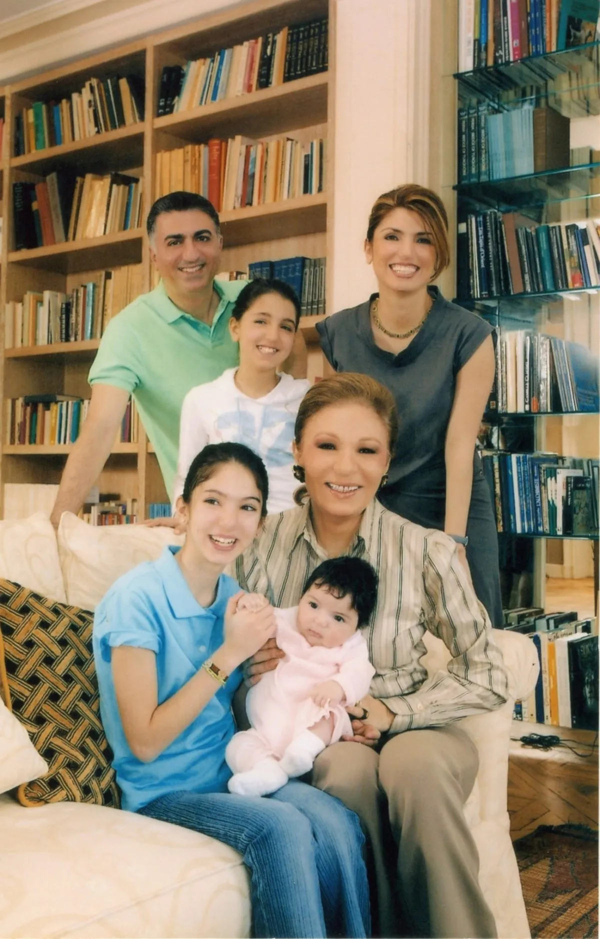 farah pahlavi — AT news