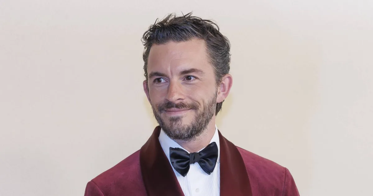 jonathan bailey — AT news