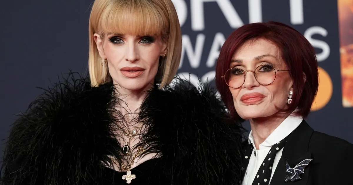 kelly osbourne — AT news