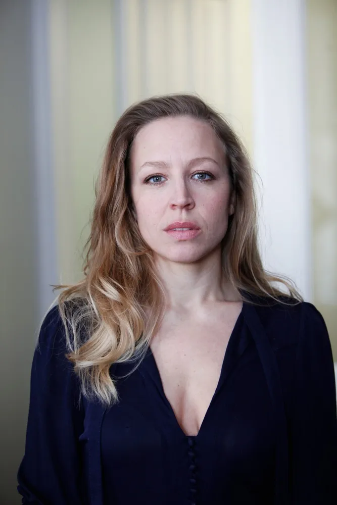 nina proll — AT news