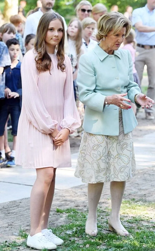 ingrid alexandra von norwegen — AT news